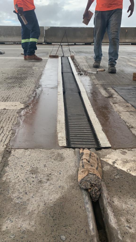Aplicación-del-SpecPoxy-grout-en-el-tramo-marino-del-Corredor-Sur-construventas-5.jpg